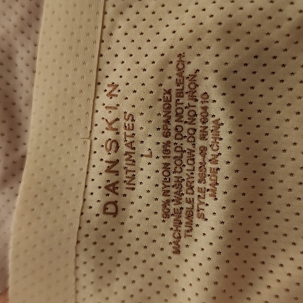 Danskin V Front Hipster Panties NWOT - Picture 2 of 4